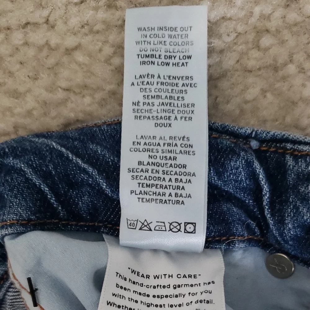 Good American High Rise Blue Jeans - Picture 7 of 7